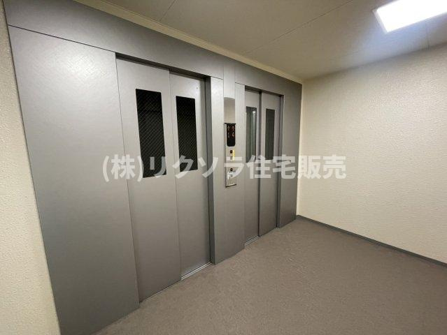 守口スカイハイツのその他共用部分|エレベーター二基
■物件内覧・資金計画相談・住宅ローン相談、リフォーム相談、お問合せ受付中■
※当日・翌日のご内覧、ご相談はお電話でのお問合せがスムーズです！