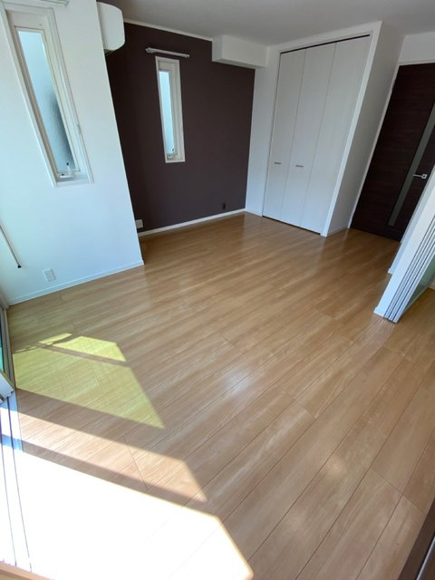 ベニの寝室|風通しの良いお部屋です。