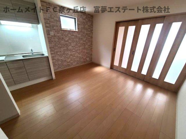 【居間・リビング】 | F+style 堺・堀上町 2号館 | リビングと洋室の間仕切りを閉めたとき