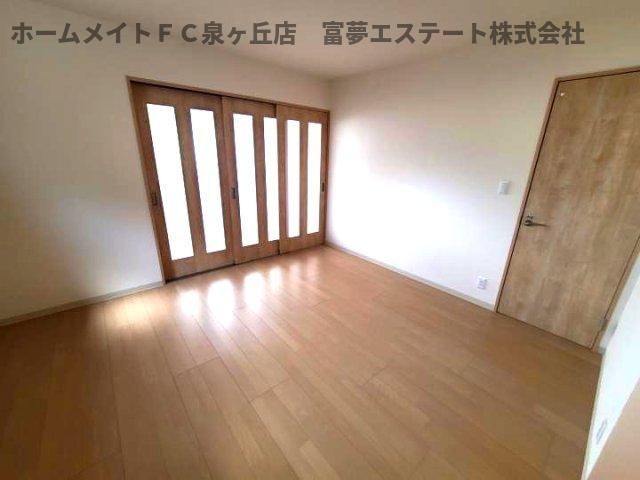 【居間・リビング】 | F+style 堺・堀上町 2号館 | リビングと洋室の間仕切りを閉めたとき