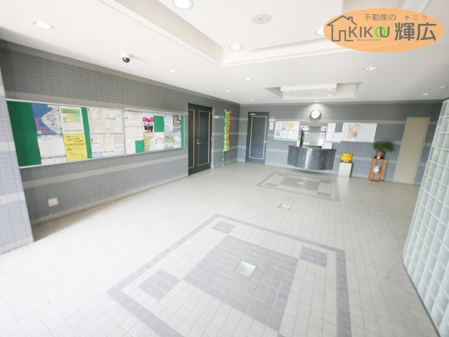 ライオンズマンション姫路西今宿　2階のエントランス