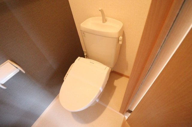 熊本市西区野中３丁目のアパートのトイレ