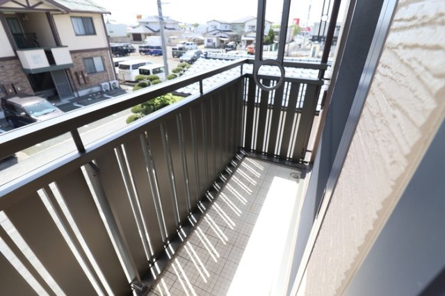 熊本市西区野中３丁目のアパートのバルコニー