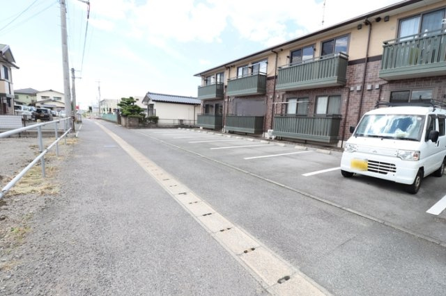 熊本市西区野中３丁目のアパートの駐車場