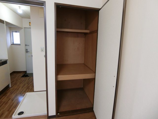 西加瀬ハイツの収納