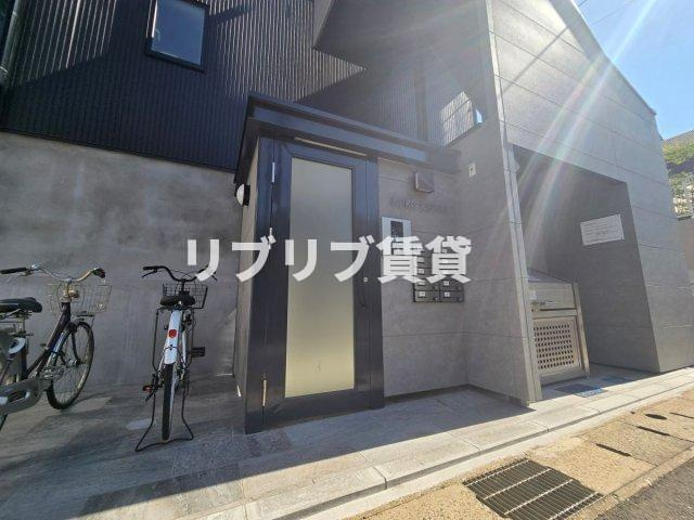 KURO courtのエントランス