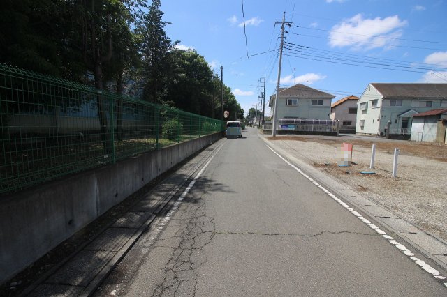 《分譲地》古河市諸川　全2区画の前面道路含む現地写真|東側道路（2025年5月撮影）