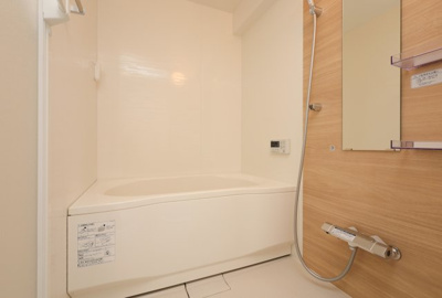 【浴室】 | コスモ守山四番館　天然木『耳』つきフルリノベーション | 綺麗に使用されています