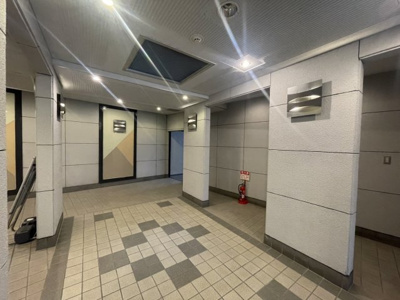 【エントランス】 | コスモ守山四番館　天然木『耳』つきフルリノベーション