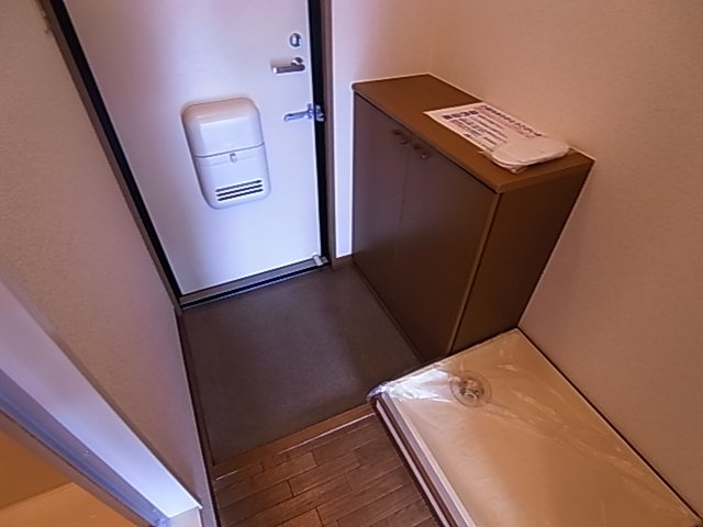 神戸市須磨区東町２丁目のアパートの玄関|玄関シューズボックス