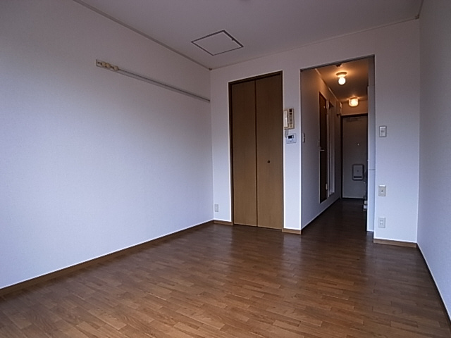 神戸市須磨区東町２丁目のアパートの居間・リビング|室内