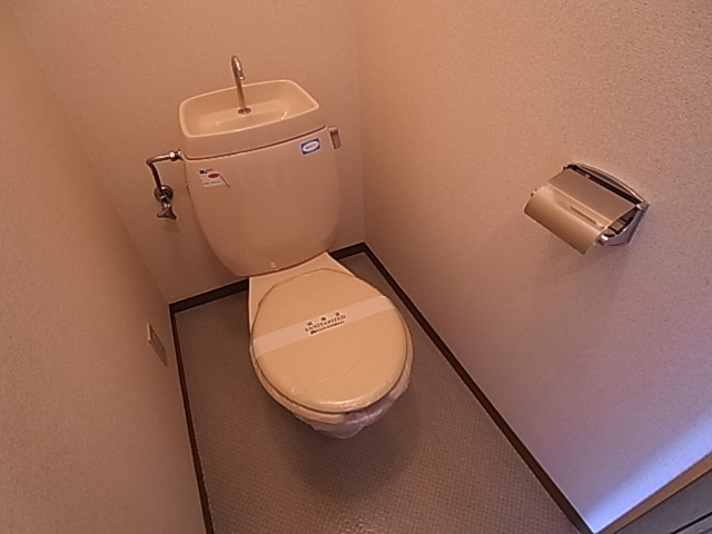 神戸市須磨区東町２丁目のアパートのトイレ|トイレ