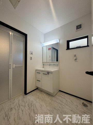 鎌倉市今泉３丁目新築戸建の独立洗面台|使いやすい独立洗面台です