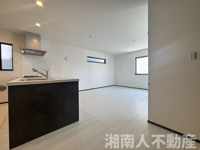 鎌倉市今泉３丁目新築戸建の居間・リビング|おしゃれなリビングです