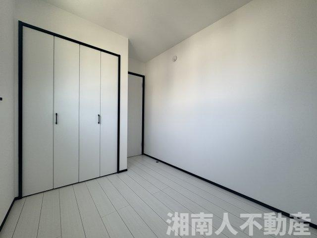 鎌倉市今泉３丁目新築戸建の洋室|明るい洋室です