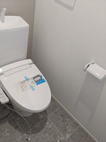 神戸市須磨区桜木町２丁目のアパートのトイレ|写真は建築中のモデル住戸（102）の画像です