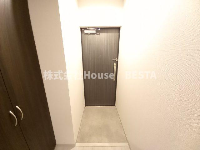 セオリー神戸ドミールの玄関