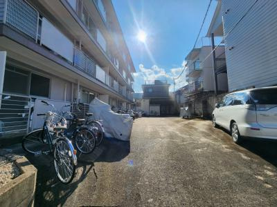 うずまさハイツの駐車場