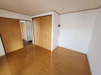 うずまさハイツの子供部屋|洋室