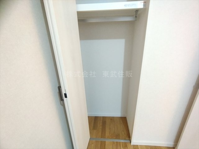 【収納】 | コスモ鶴瀬 | 洋室4.0帖北東側収納