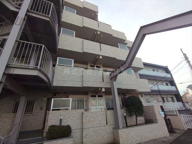 【外観】 | コスモ鶴瀬 | 住環境良好です