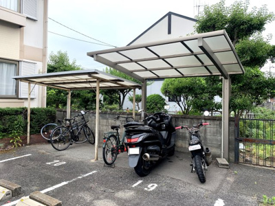 【その他共用部分】 | コーポラスさとうB棟 | 屋根付き駐輪場