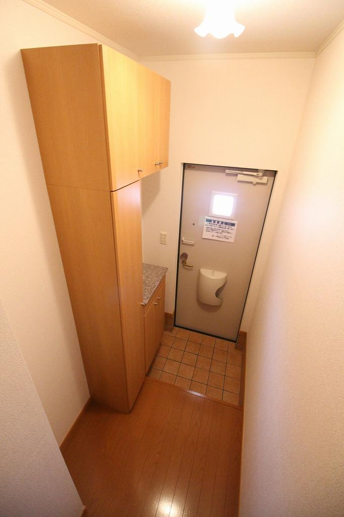 メゾン・ド・フルールⅡの玄関|※お部屋により仕様が異なる可能性があります。