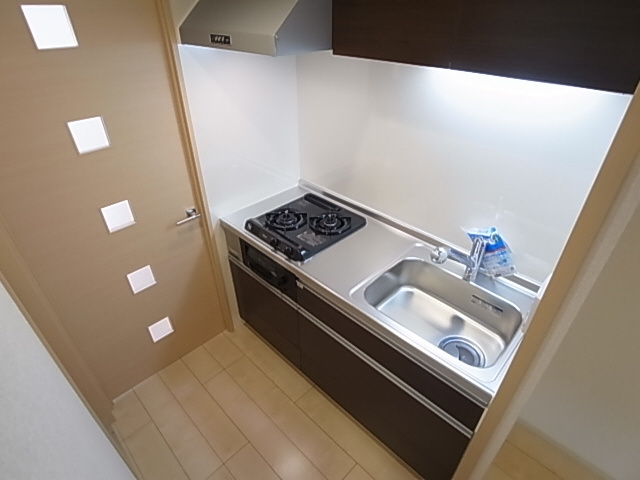 神戸市長田区長田町２丁目の賃貸マンションのキッチン|システムキッチン（ガス２口）