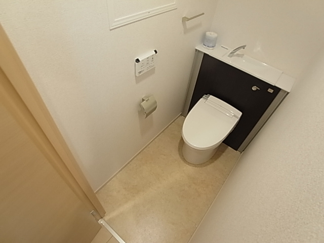 神戸市長田区長田町２丁目の賃貸マンションのトイレ|ウォッシュレット付トイレ