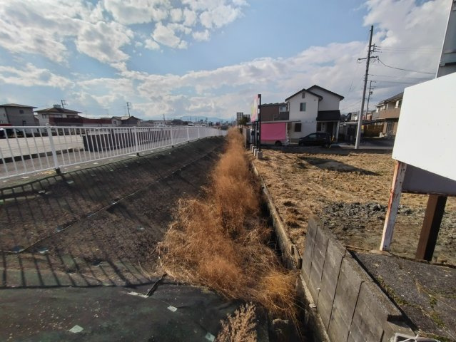 ６４７００　瑞穂市牛牧土地の前面道路含む現地写真|国道21号線との境界付近です