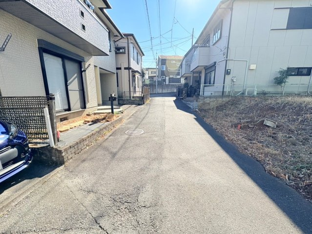 狭山市中央2丁目　建築条件なし売地　西武新宿線『狭山市駅』徒歩19分　【富士見小学区】の前面道路含む現地写真
