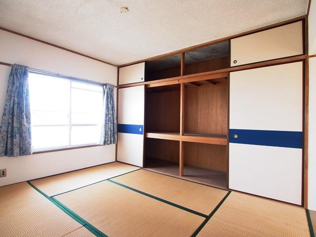 東加古川ファミリーマンション１０２号棟の収納