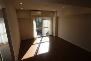 多摩川スカイハイツの居間・リビング|新規リノベーション実施済み

