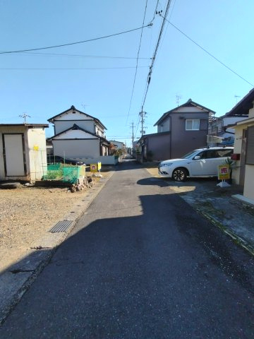 ６４７０１　岐阜市高田土地の前面道路含む現地写真|岐阜市道　管理幅員3.42ｍ　中心より2ｍセットバックが必要です（約2.4㎡）