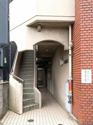 【エントランス】 | バロール中十条 | エントランスです