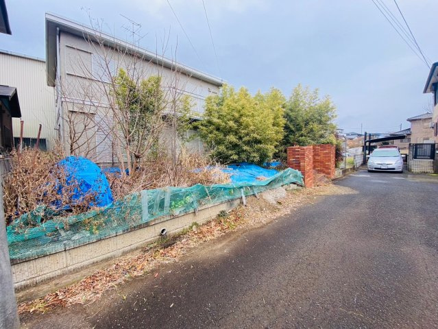 八街ろ　中古戸建の前面道路含む現地写真