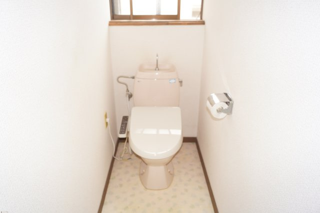 見附市学校町2丁目　中古住宅のトイレ