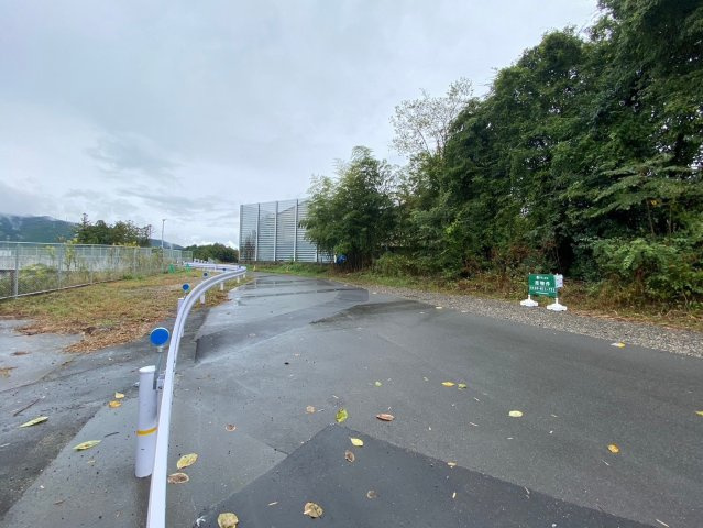 綴喜郡宇治田原町大字南小字上ノ山の前面道路含む現地写真|JR奈良線「山城青谷」駅まで車約14分。