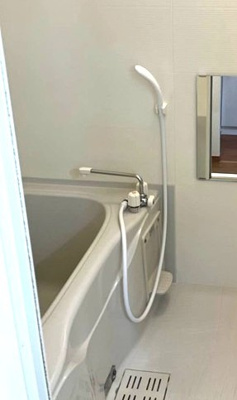 【浴室】 | ピュア・グリーン | 浴室暖房乾燥機付きのバスルームです♪お風呂に浸かって一日の疲れもすっきりリフレッシュ♪