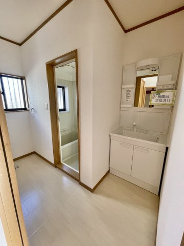 【中古戸建】前橋市粕川町込皆戸の独立洗面台|■洗面室