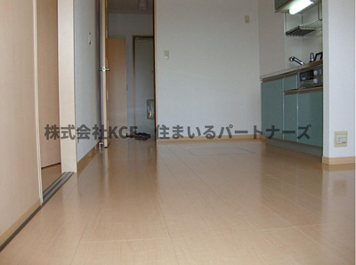 【居間・リビング】 | ミカハウスⅡ | こちらのリビングで趣味の時間をお楽しみください