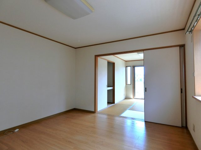 フローラルイタクラの居間・リビング