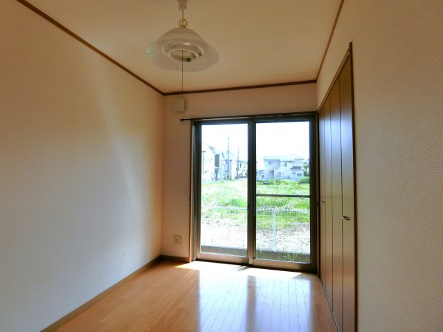 フローラルイタクラの洋室