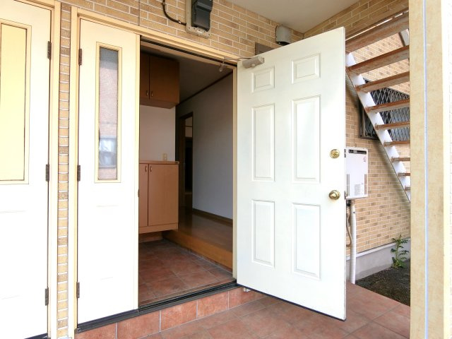 フローラルイタクラの玄関