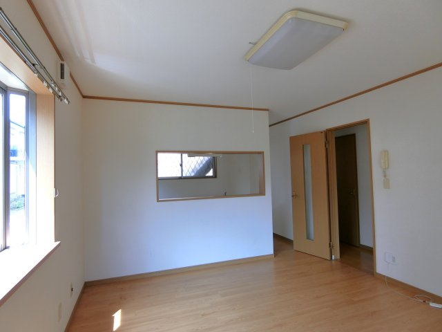 フローラルイタクラの居間・リビング