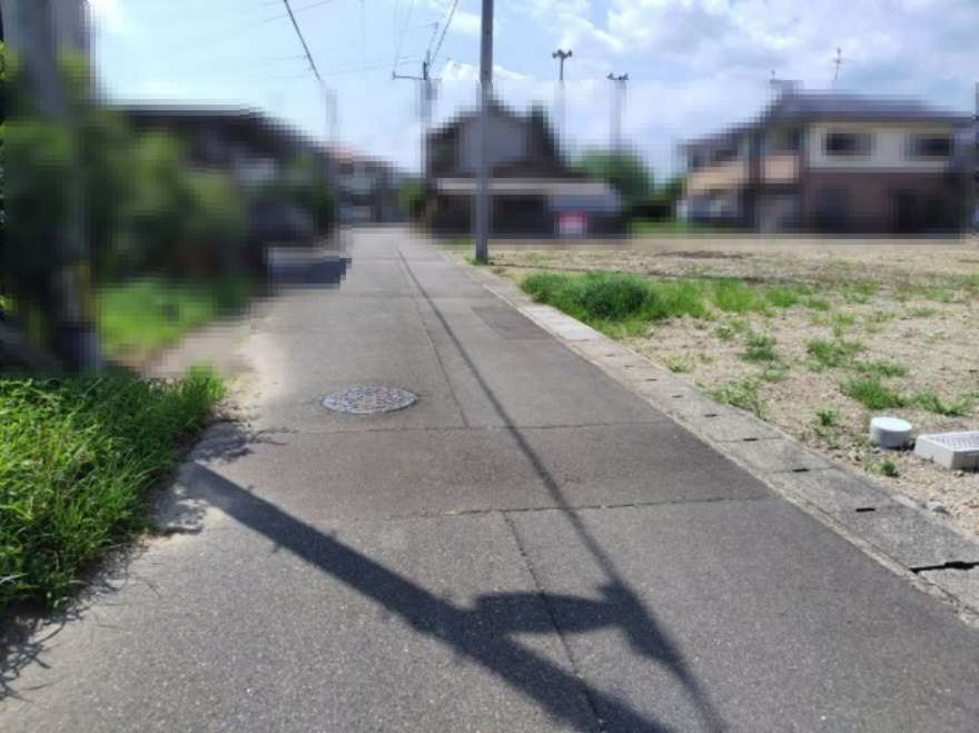 ６４７２６　岐阜市蔵前4丁目分譲地の前面道路含む現地写真