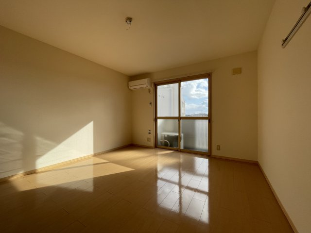 フローラ山の下の子供部屋