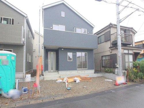 富士見市上沢１丁目の新築一戸建の外観|◇外観◇ (1号棟)
33坪超のゆとりの敷地！
カースペース2台可能です。