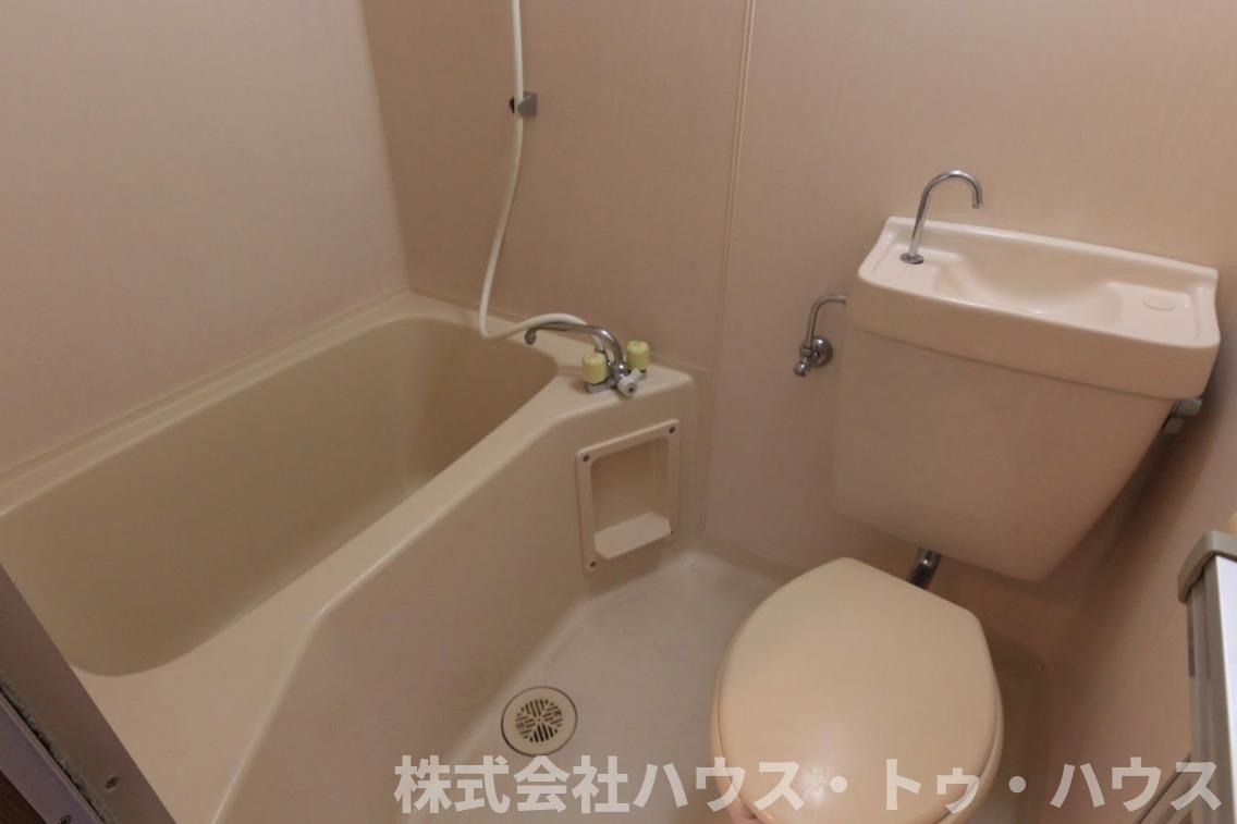 オーキスビルの浴室