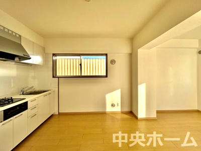 【キッチン】 | サンレイ天神橋 | ダイニングキッチン